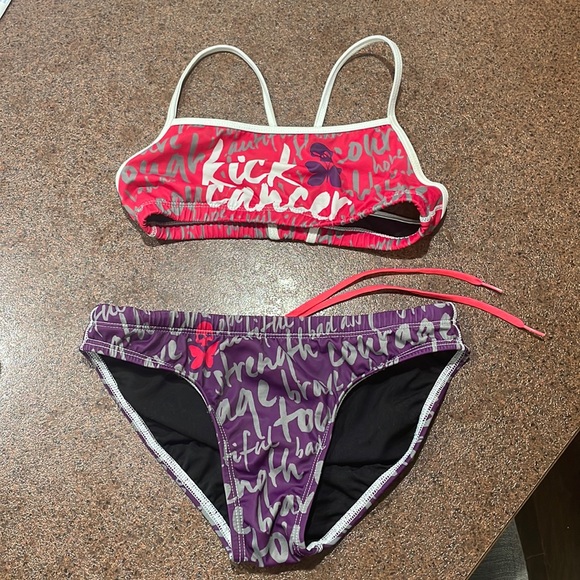 Betty Designs Kick Cancer bikini - Picture 1 of 2